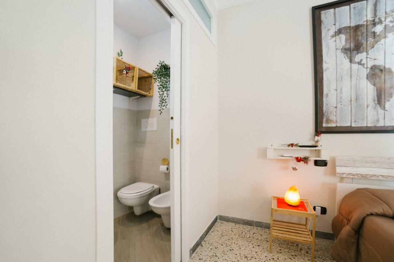Little Room Салерно Экстерьер фото