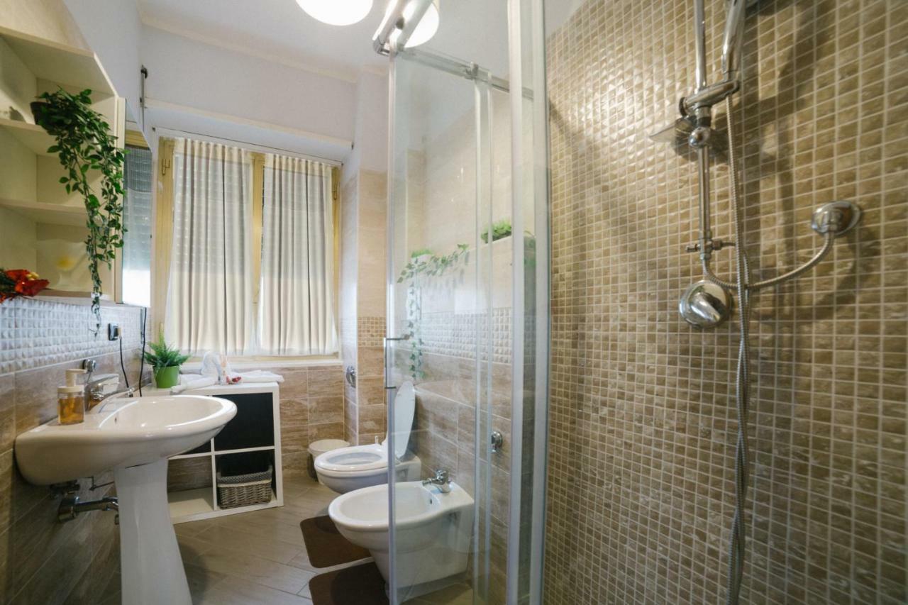 Little Room Салерно Экстерьер фото