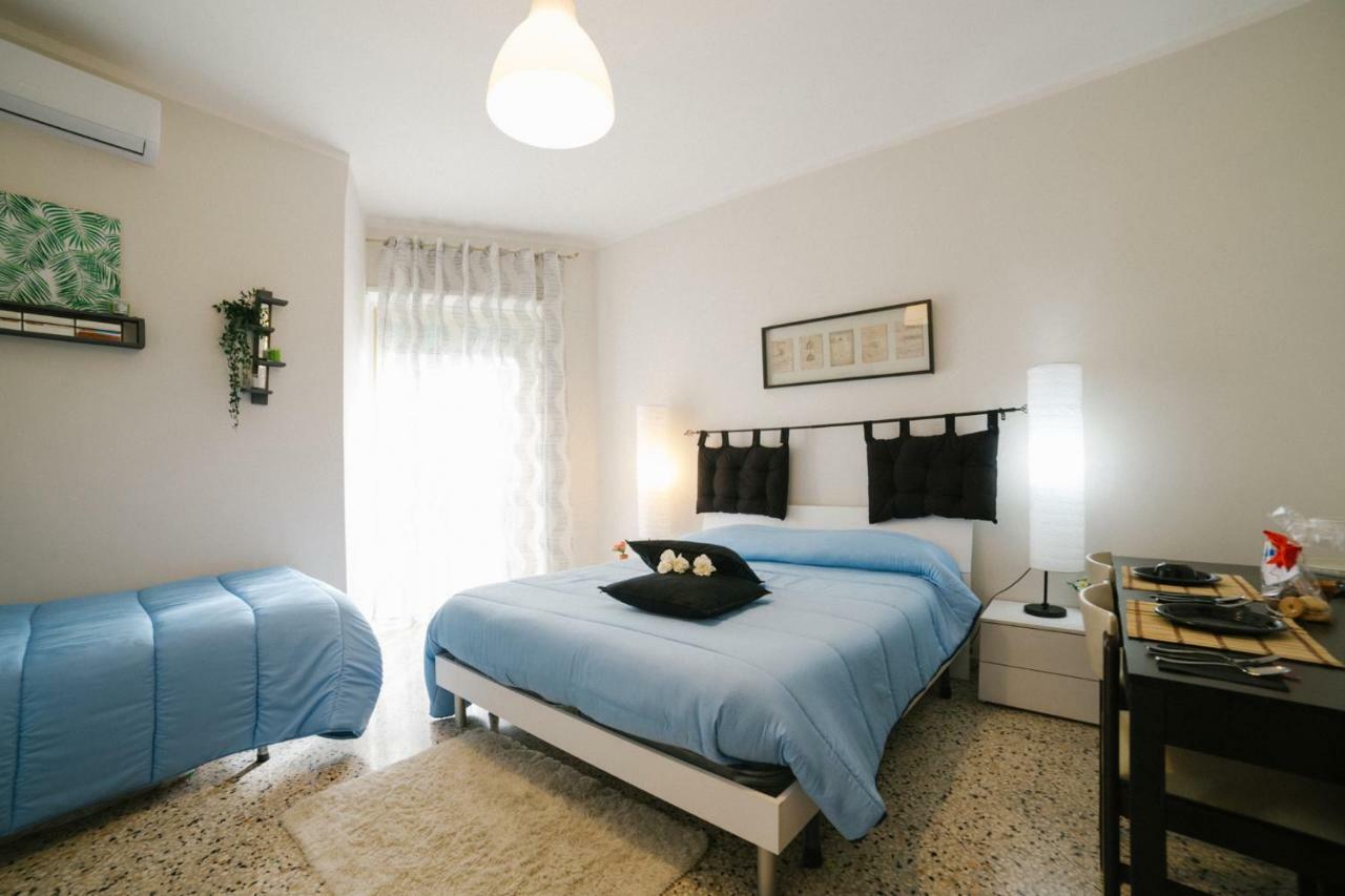Little Room Салерно Экстерьер фото