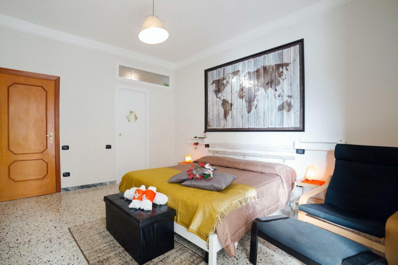 Little Room Салерно Экстерьер фото